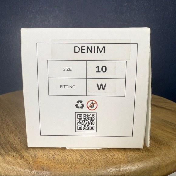 Fuchsia "Denim" Blue and Tan Flats, NIB, Size 10 WIDE - Picture 8 of 8